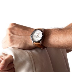 Montre homme sur cuir...